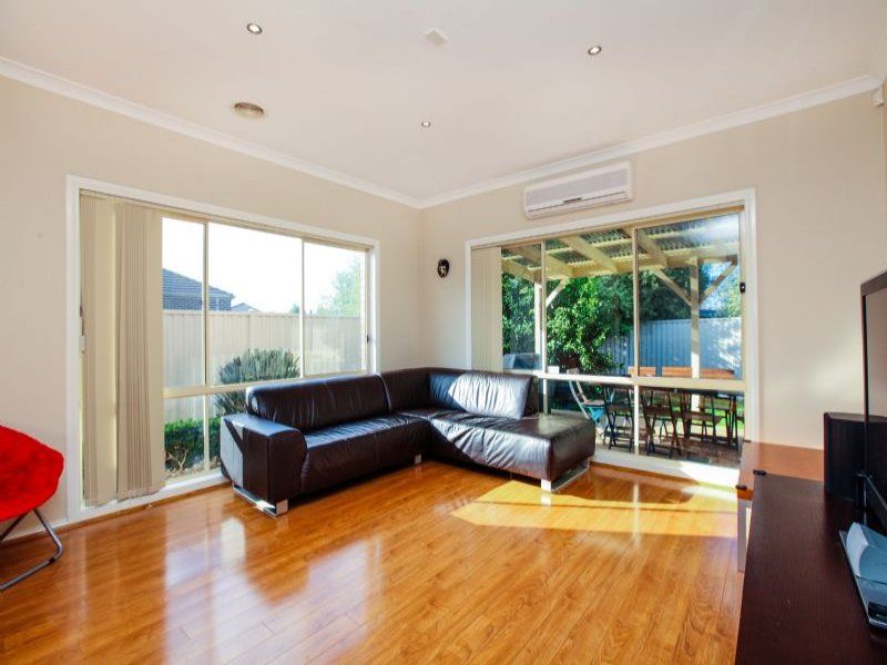 8 Netherton Place, Caroline Springs - Thumbnail 5
