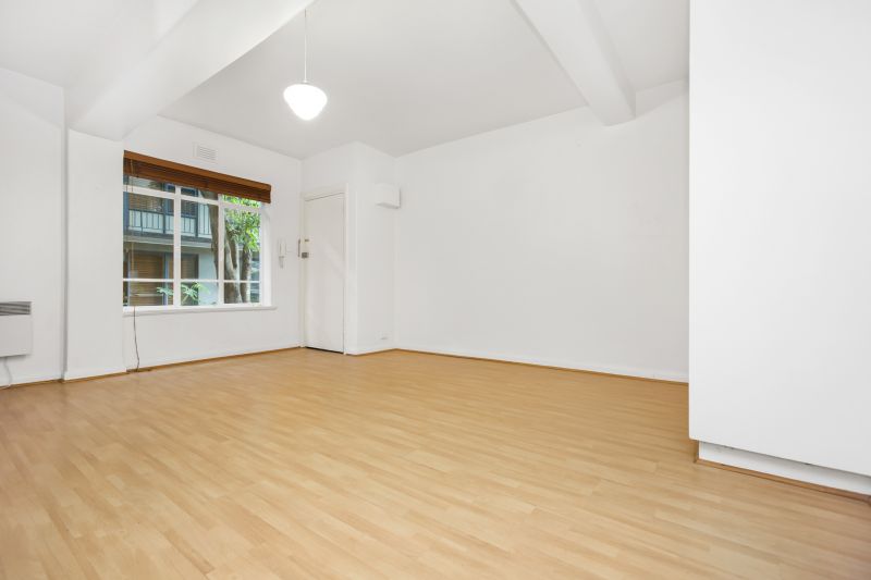 23/42 Waterloo Crescent, St Kilda