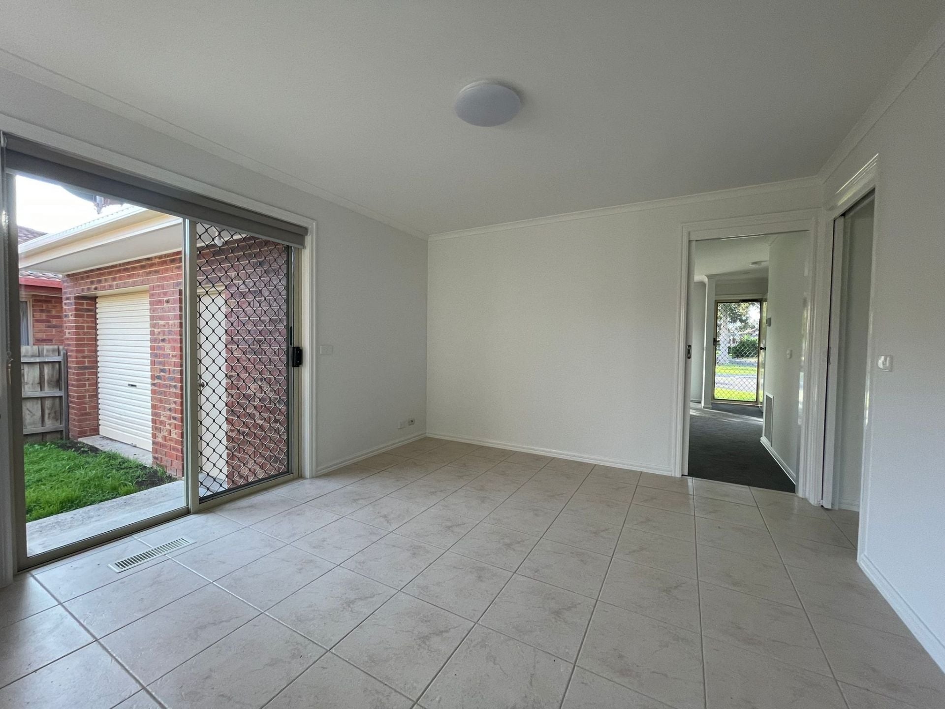 Affordable, Low Maintenance & Double Garage...