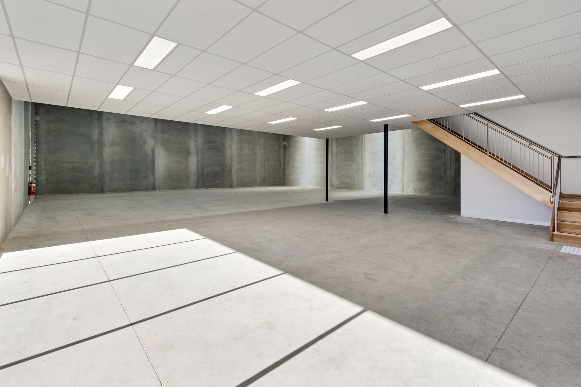 WAREHOUSE/ OFFICE/ SHOWROOM