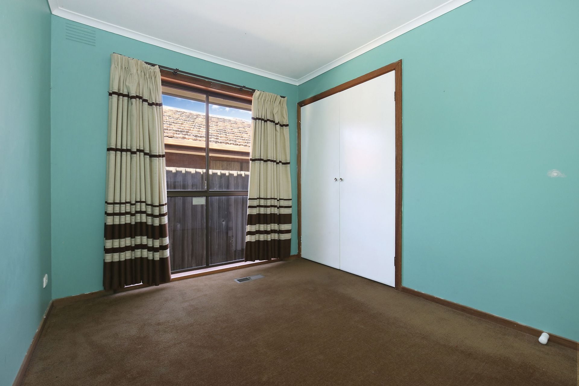 5 Bedroom Family Home
