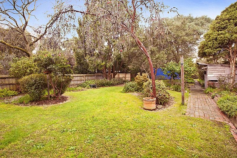 11 Hillside Parade, Glen Iris - Thumbnail 7