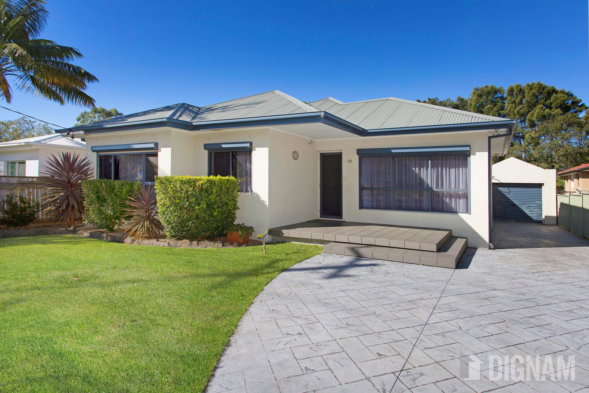 35 Railway Parade, Woonona NSW