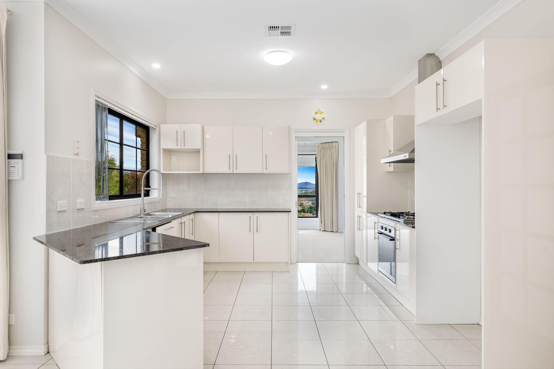 66 Waterfall Drive Jerrabomberra NSW, Jerrabomberra - Thumbnail 4