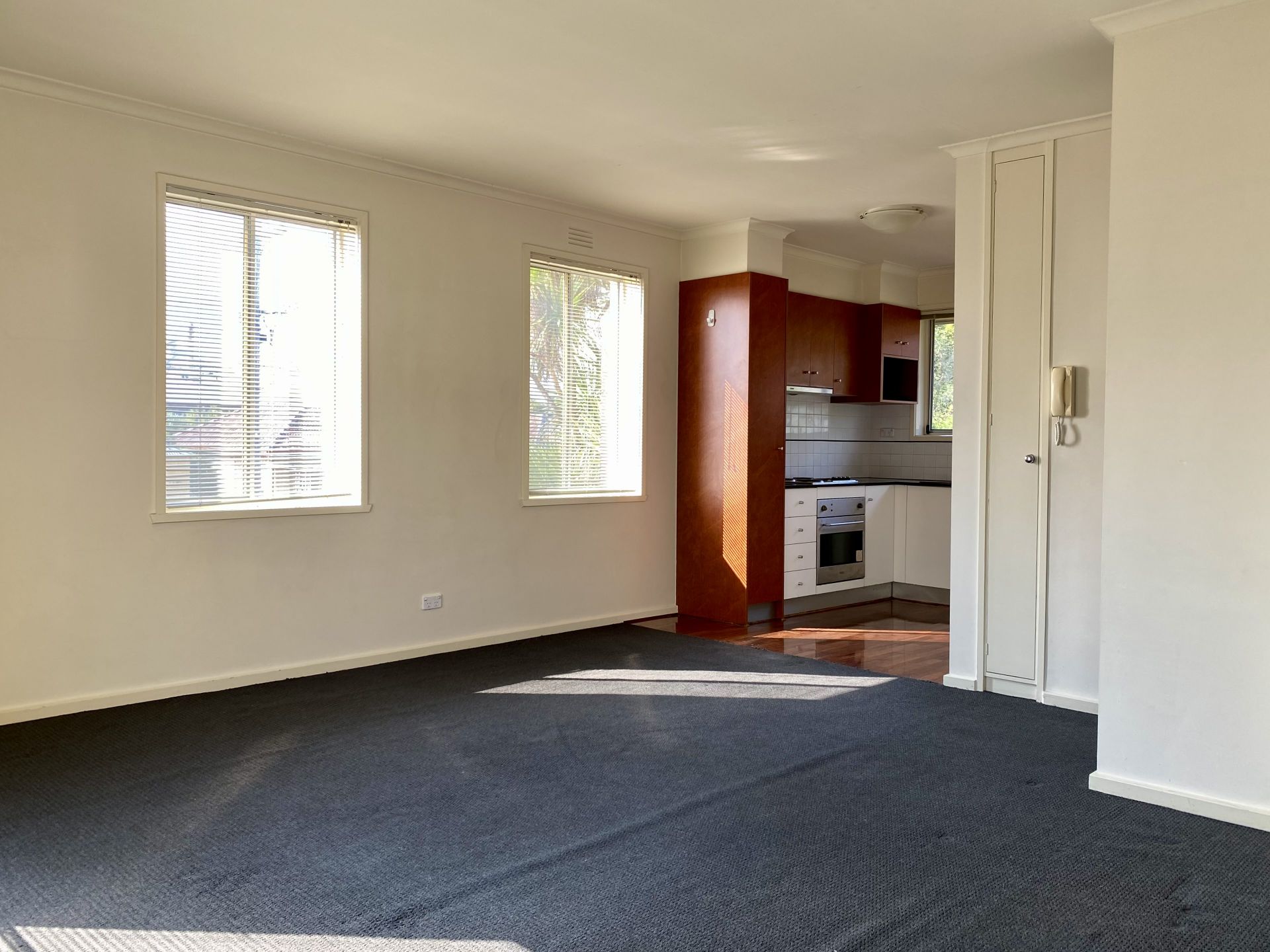 Stylish & Sophisticated 2 Bedroom Apartment!!