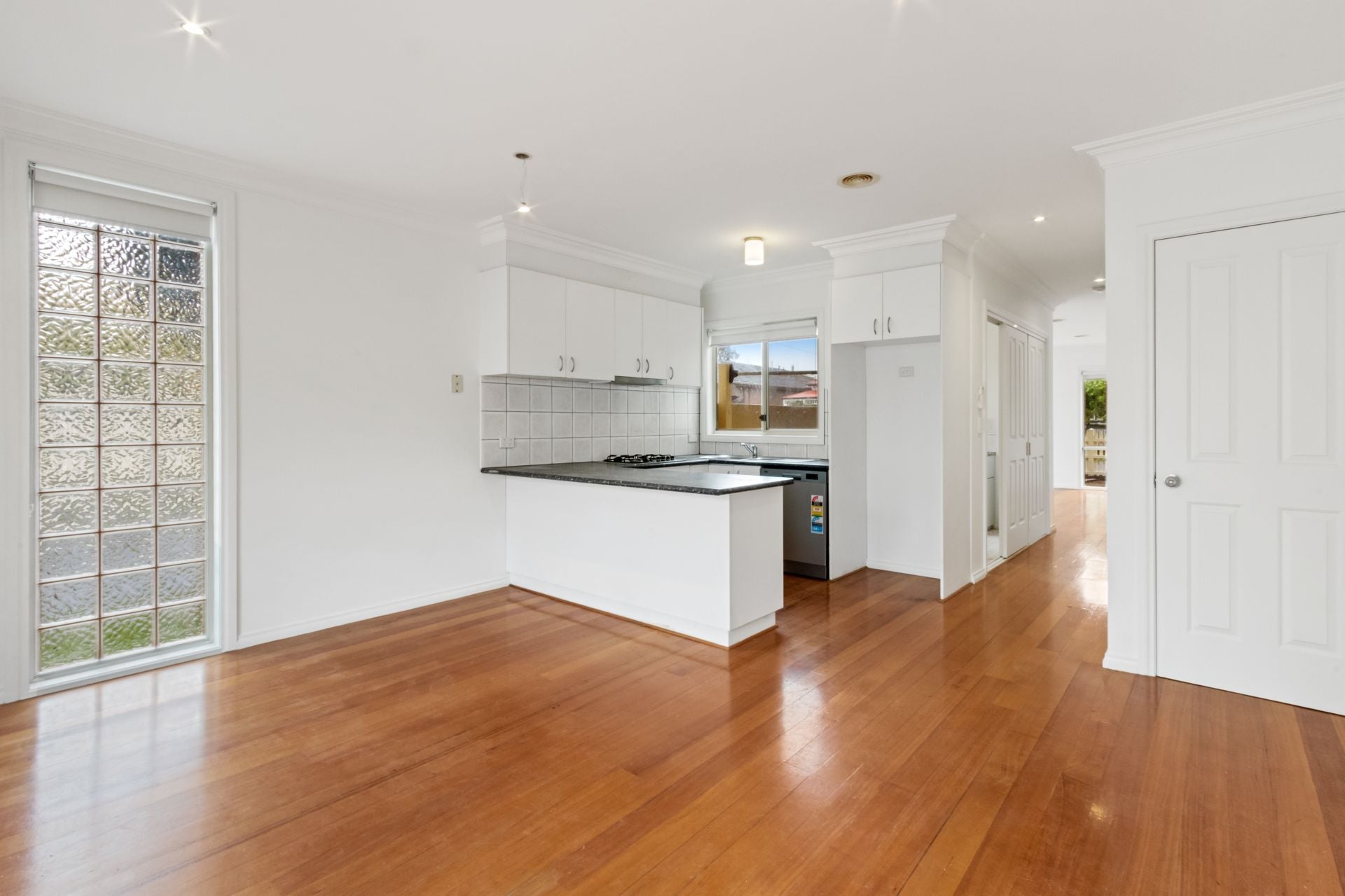 THORNBURY VILLAGE AT YOUR DOORSTEP