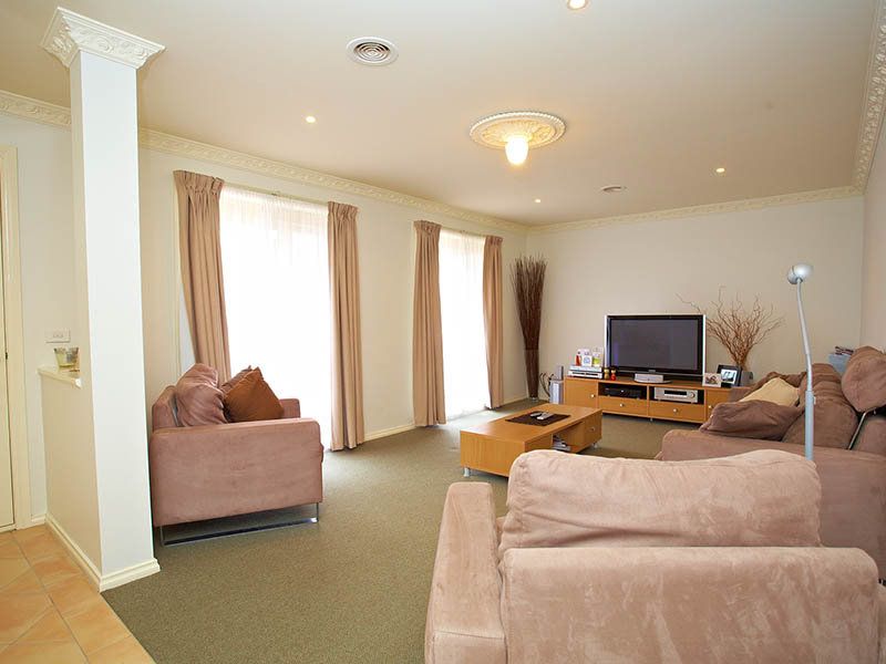 26 Andrew Chirnside, Seabrook - Thumbnail 3