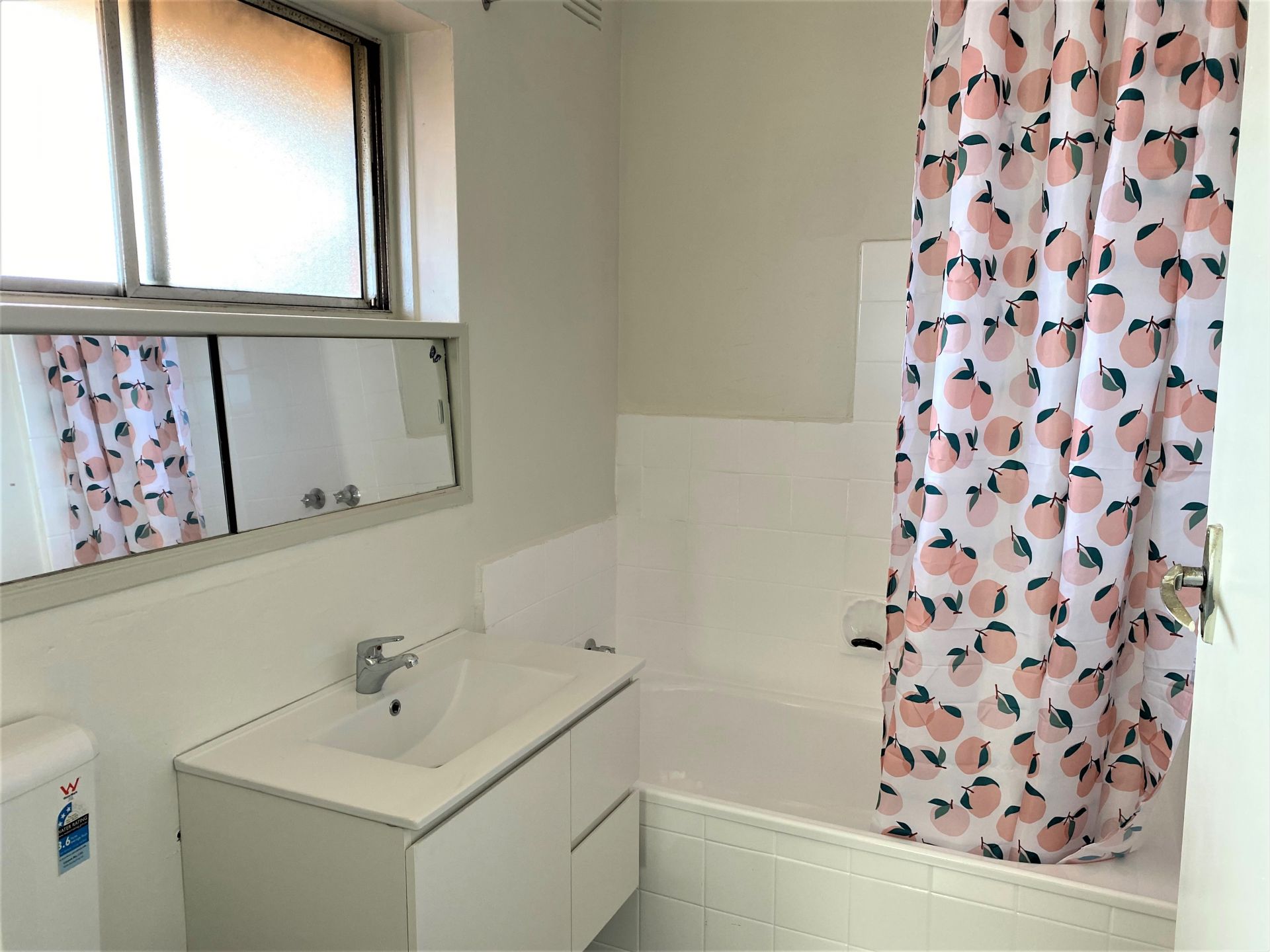 Updated, 1 bedroom unit!