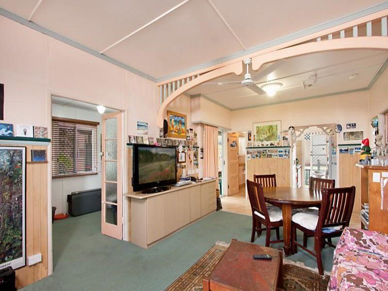 SOLD BY DJ STRINGER PROPERTY SERVICES - Rainbow Nostalgia At Its Very Best ' - Entire Block of 5 units, Sold By Dj Stringer Property Services - Rainbow Nostalgia At Its Very Best ' - Entire Block Of 5 Units - Thumbnail 5