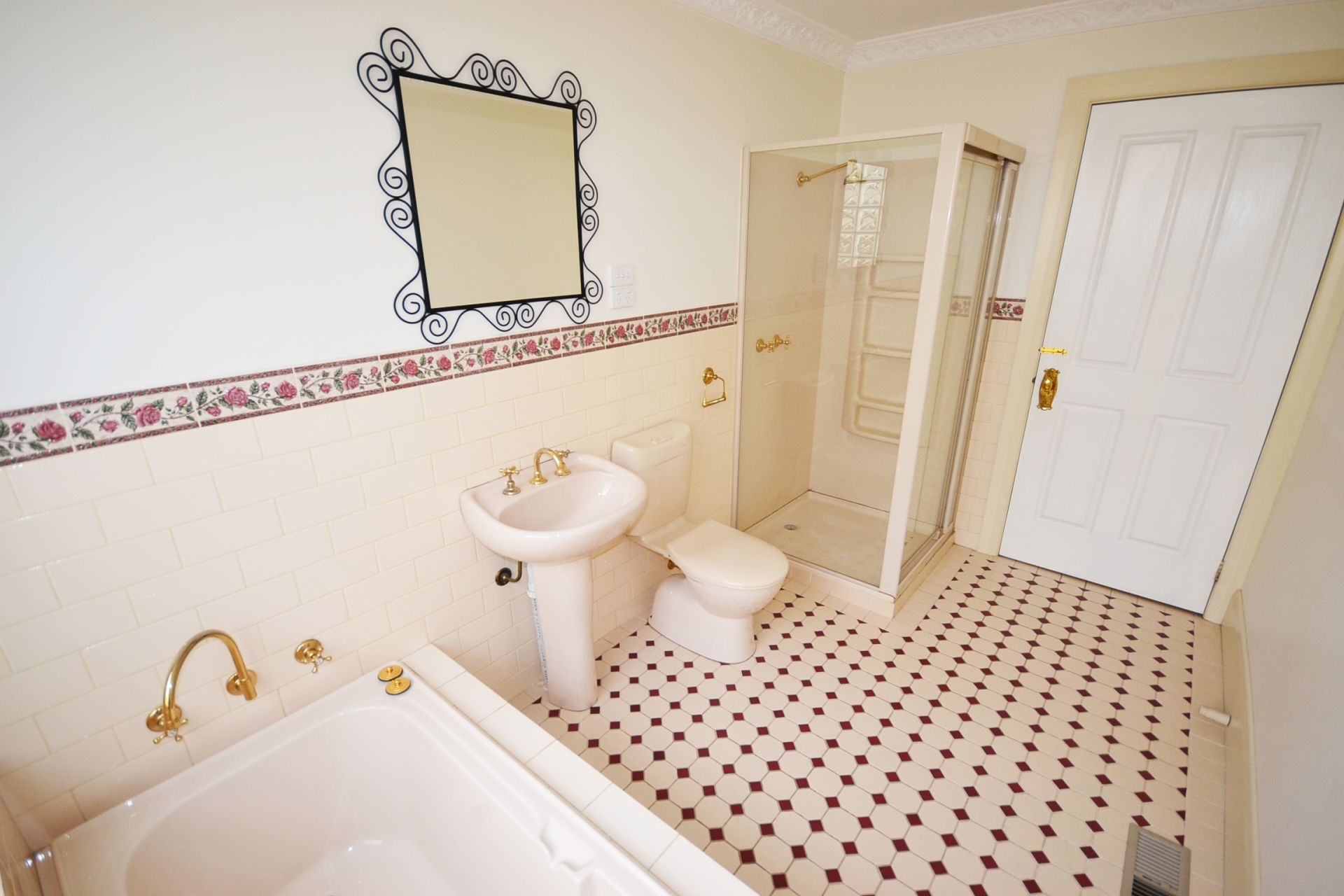CHARMING FAMILY HOME IN THE HEART OF PRESTON