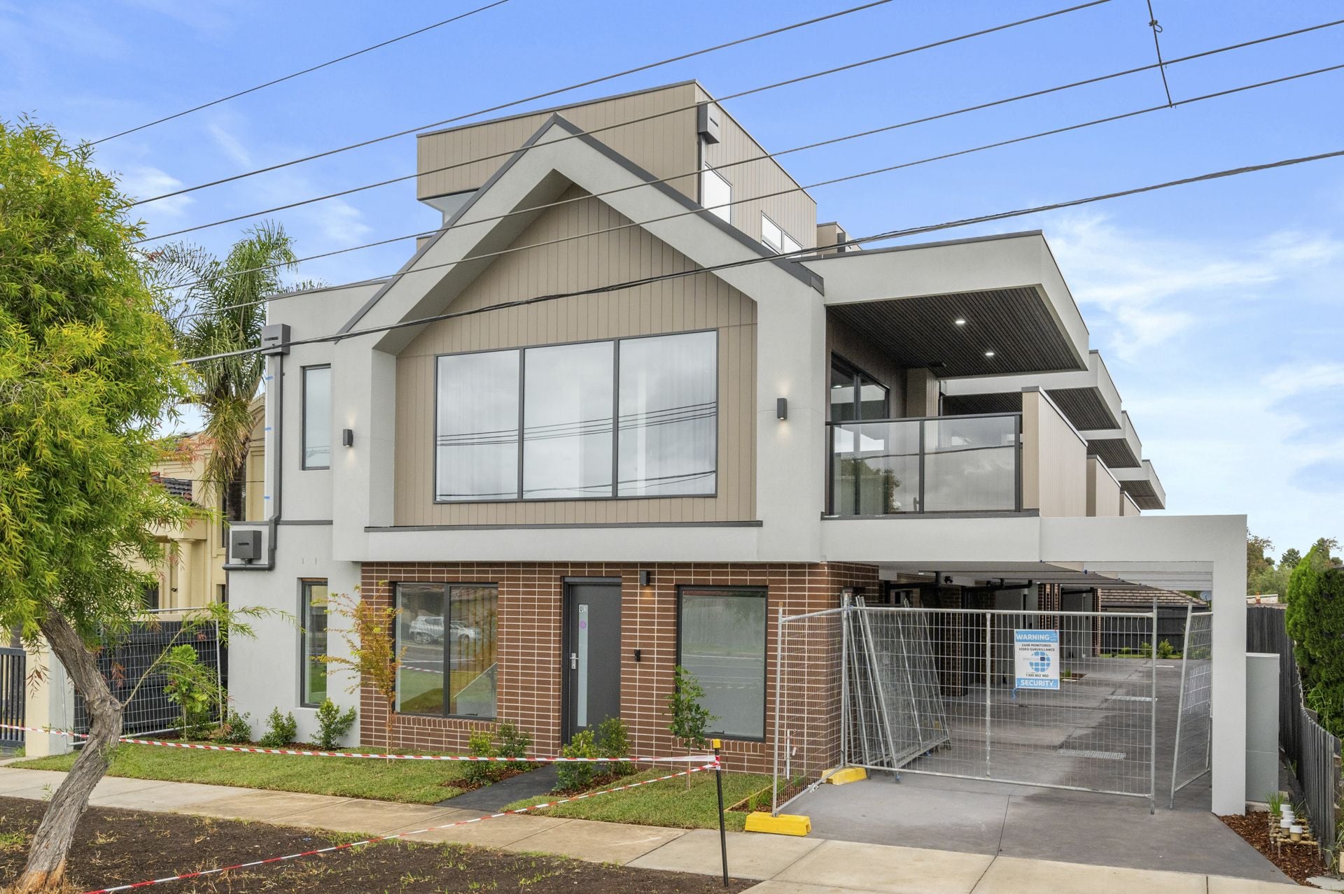 BRAND NEW 2 BEDROOM TOWNHOUSE
