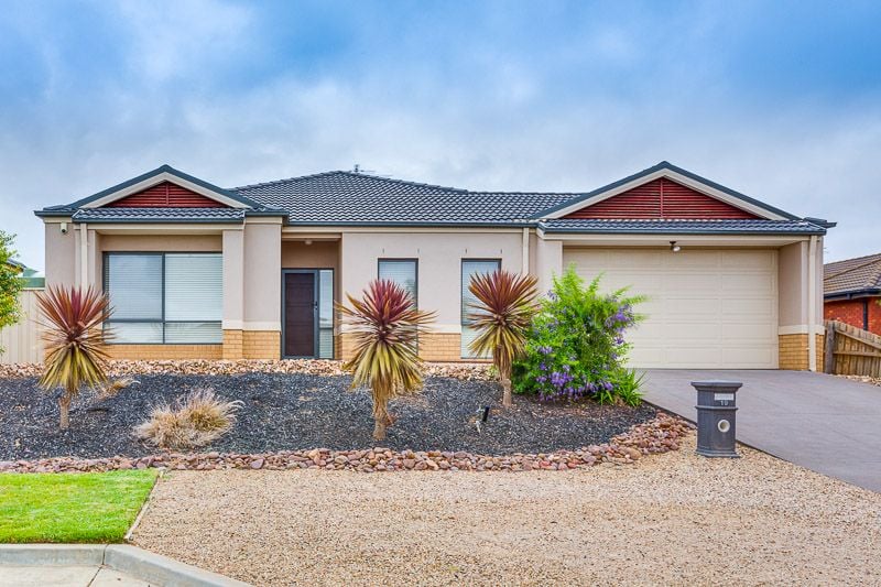 19 Davison Court, Bacchus Marsh - Thumbnail 2