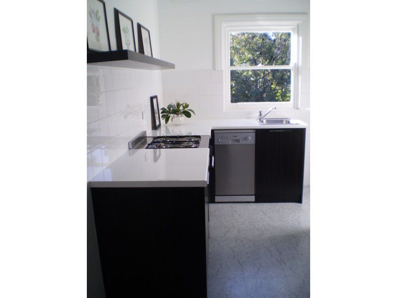5/4 Powell Street NEUTRAL BAY NSW, Bay - Thumbnail 2
