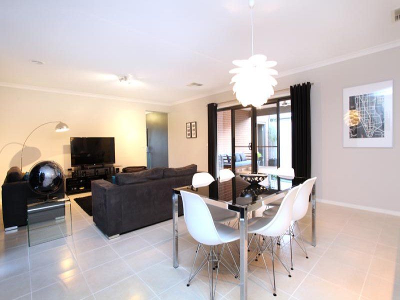 10 Woollahra Parade, Taylors Hill - Thumbnail 8