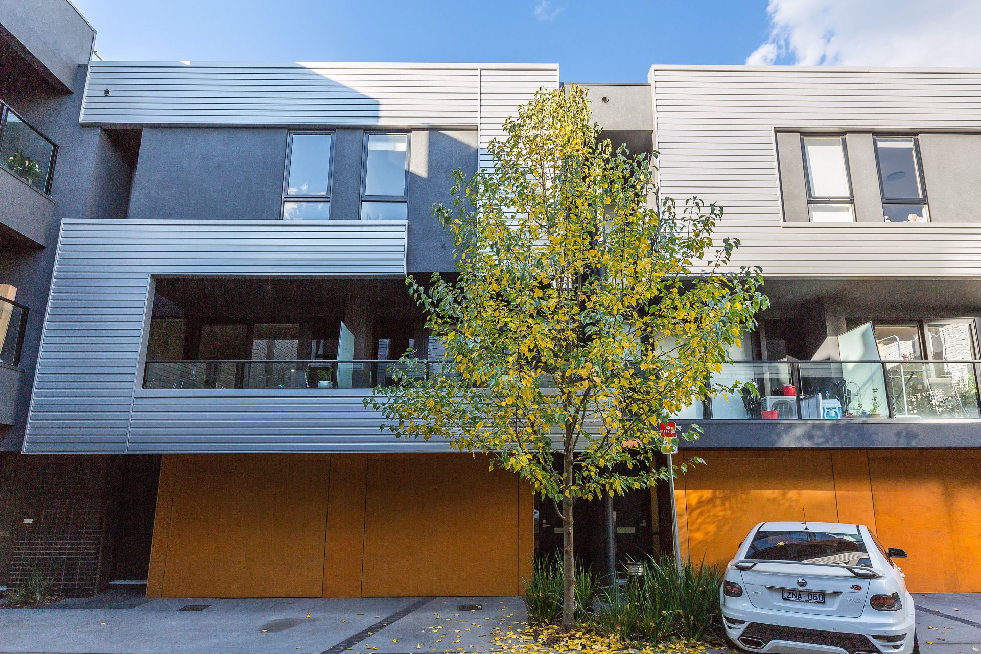 7 Cirque Drive, Footscray - Thumbnail 2