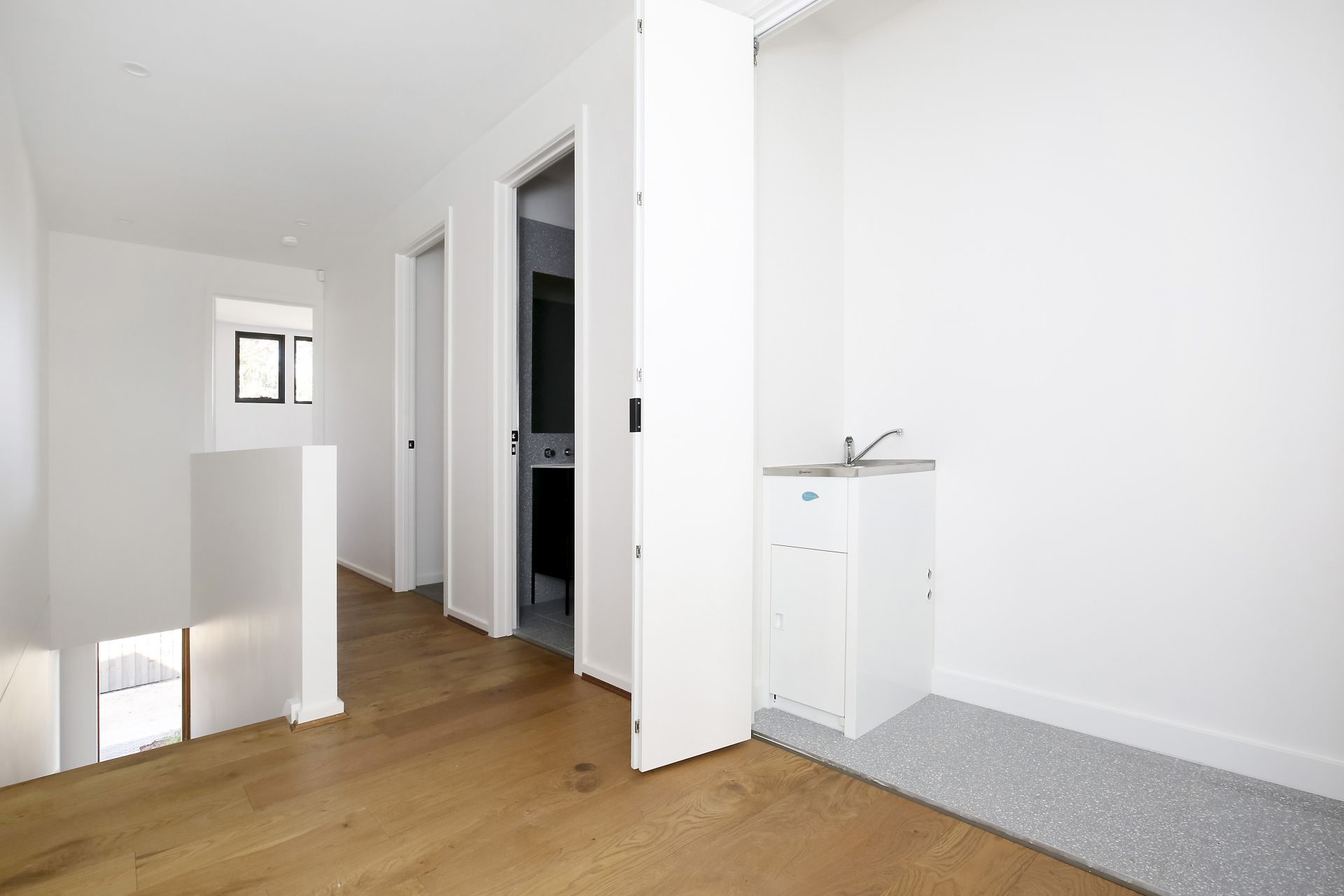 Design-Infused Townhouse In Prime Westgarth Locale!