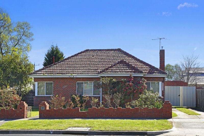 54 Leamington Street, Reservoir