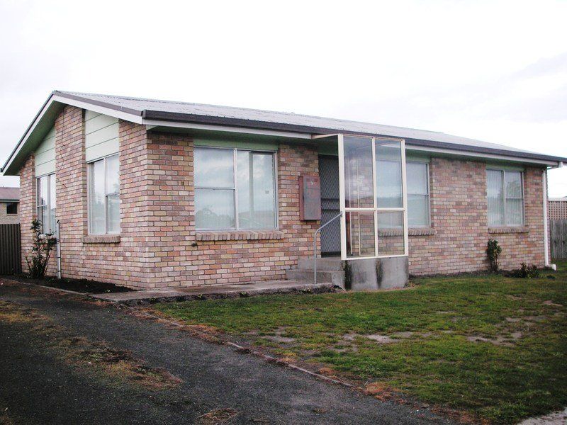 3
 
 
 
  
 
 
 1
 
 
 
  
 
 
 1
 
 
 
 
 
 
 
 18 Walpole Crescent, LATROBE TAS 7307, Latrobe - Thumbnail 8