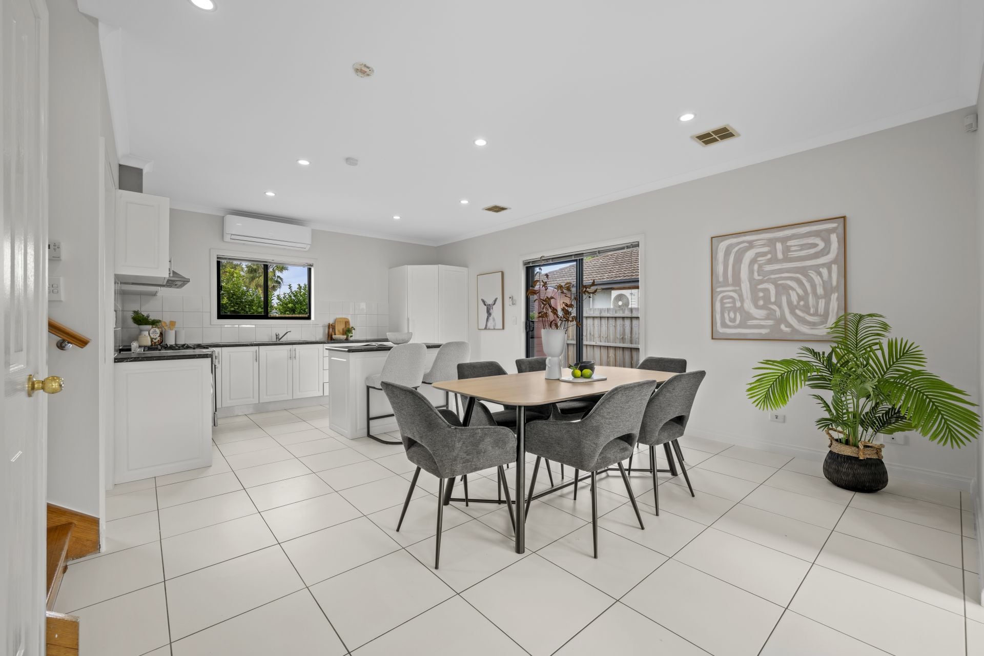 A Stylish Abode In A Central Location