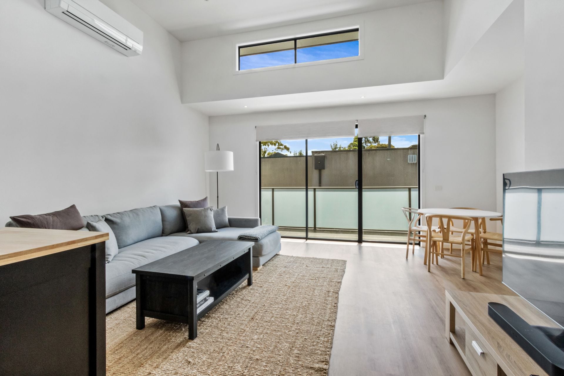 Stylish 2-Bedroom Townhouse in Melbourne's Trendy Inner North