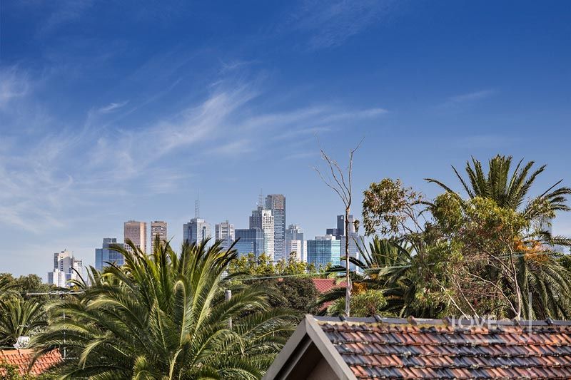 Luxury Living with Envious City Views! 
Brand New Apartment!