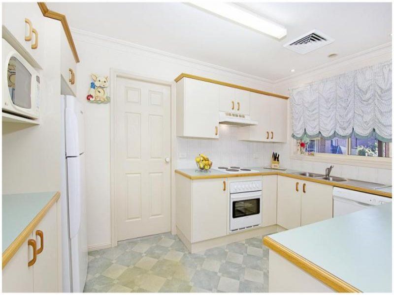 12 Toll House Way, Windsor - Thumbnail 5