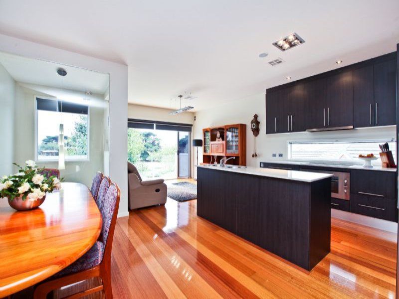 4 Fairbairn Way, Caroline Springs - Thumbnail 4