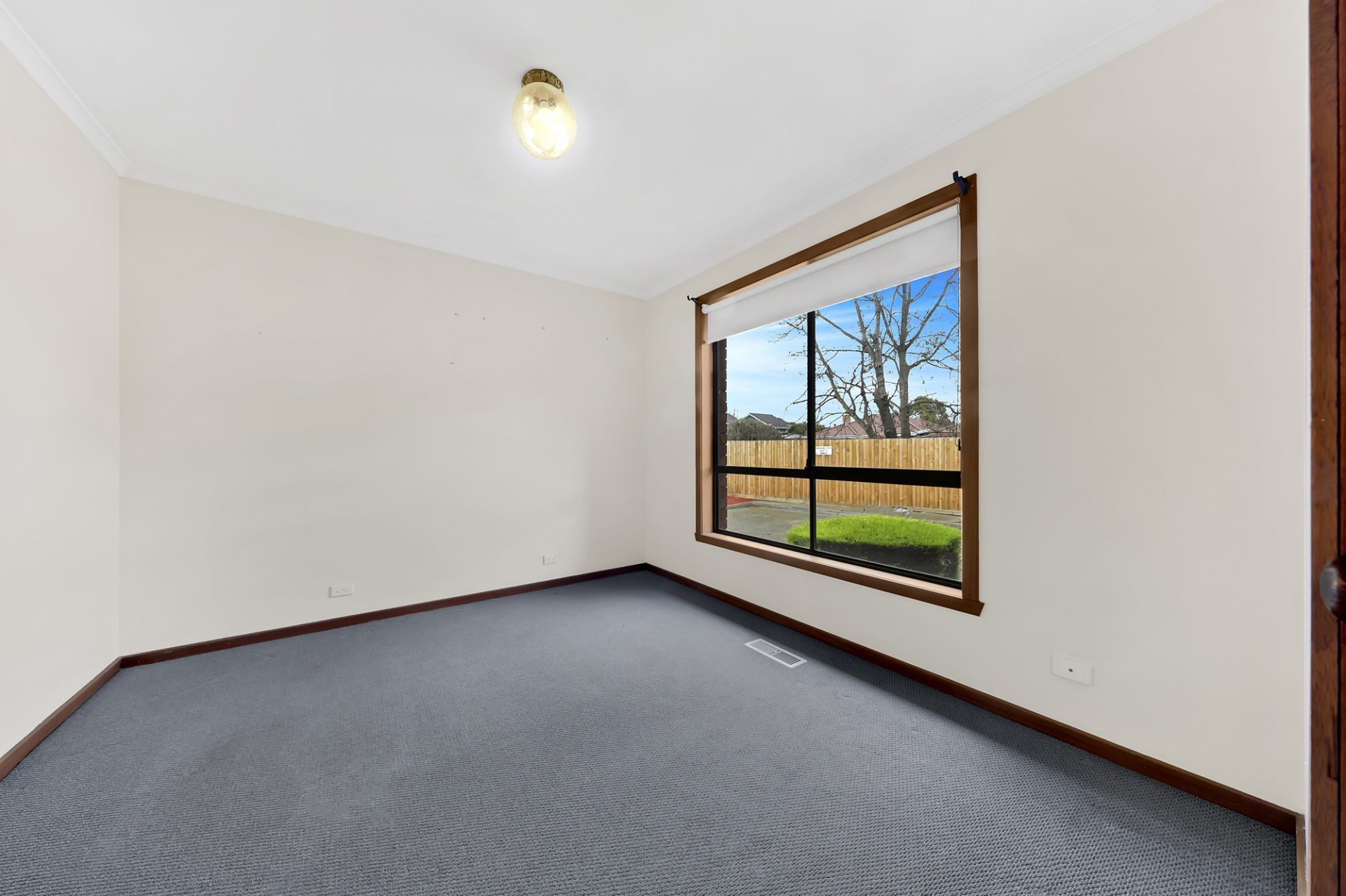 Lovely 2 Bedroom Unit