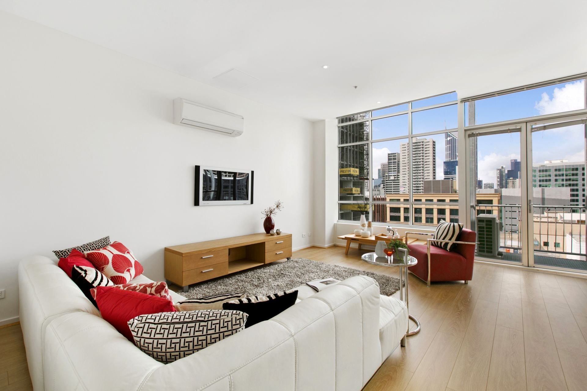 1605/270 King Street MELBOURNE VIC, Melbourne - Thumbnail 2