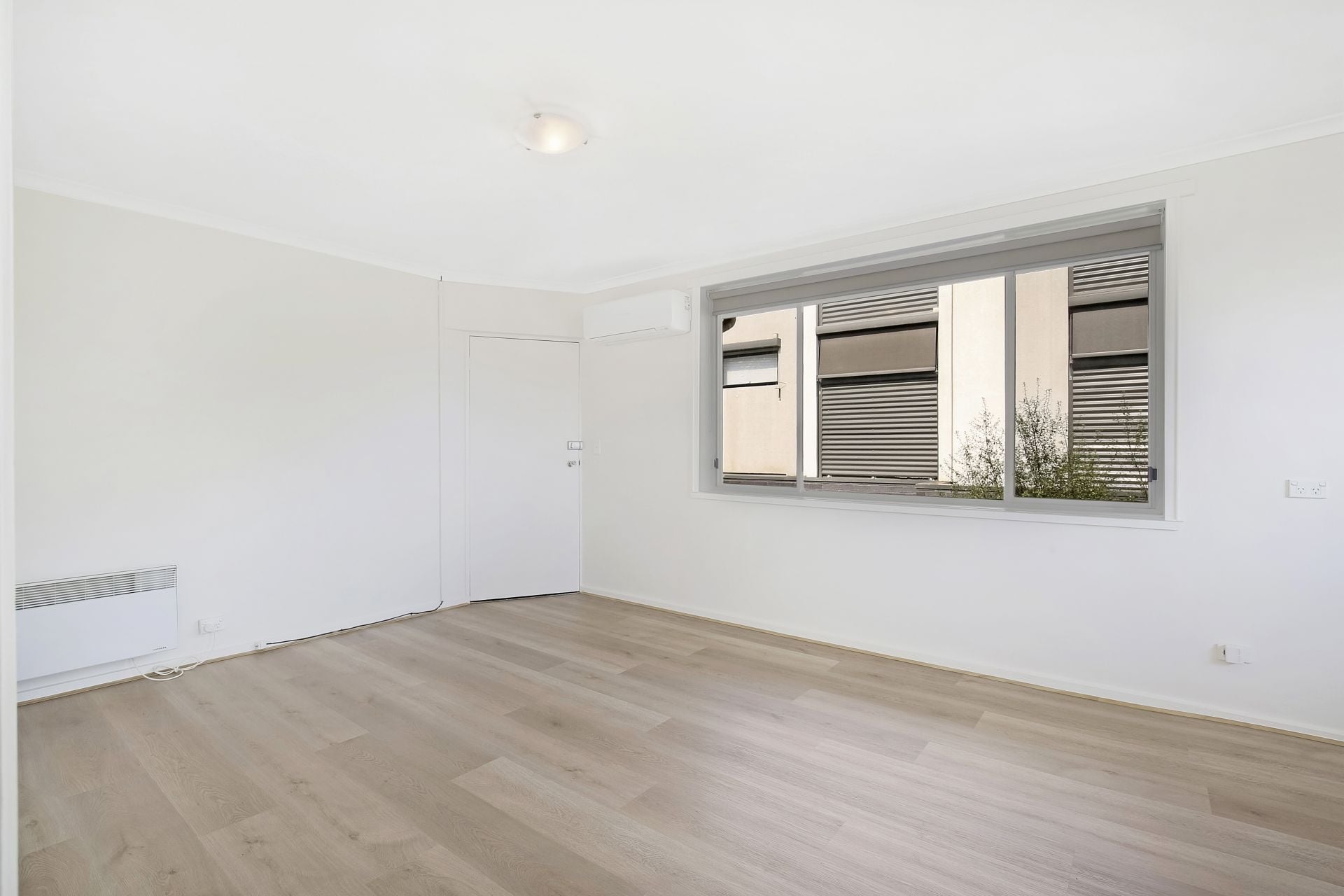 Light, Spacious & Modern Two Bedroom Apartment In A Great Location
