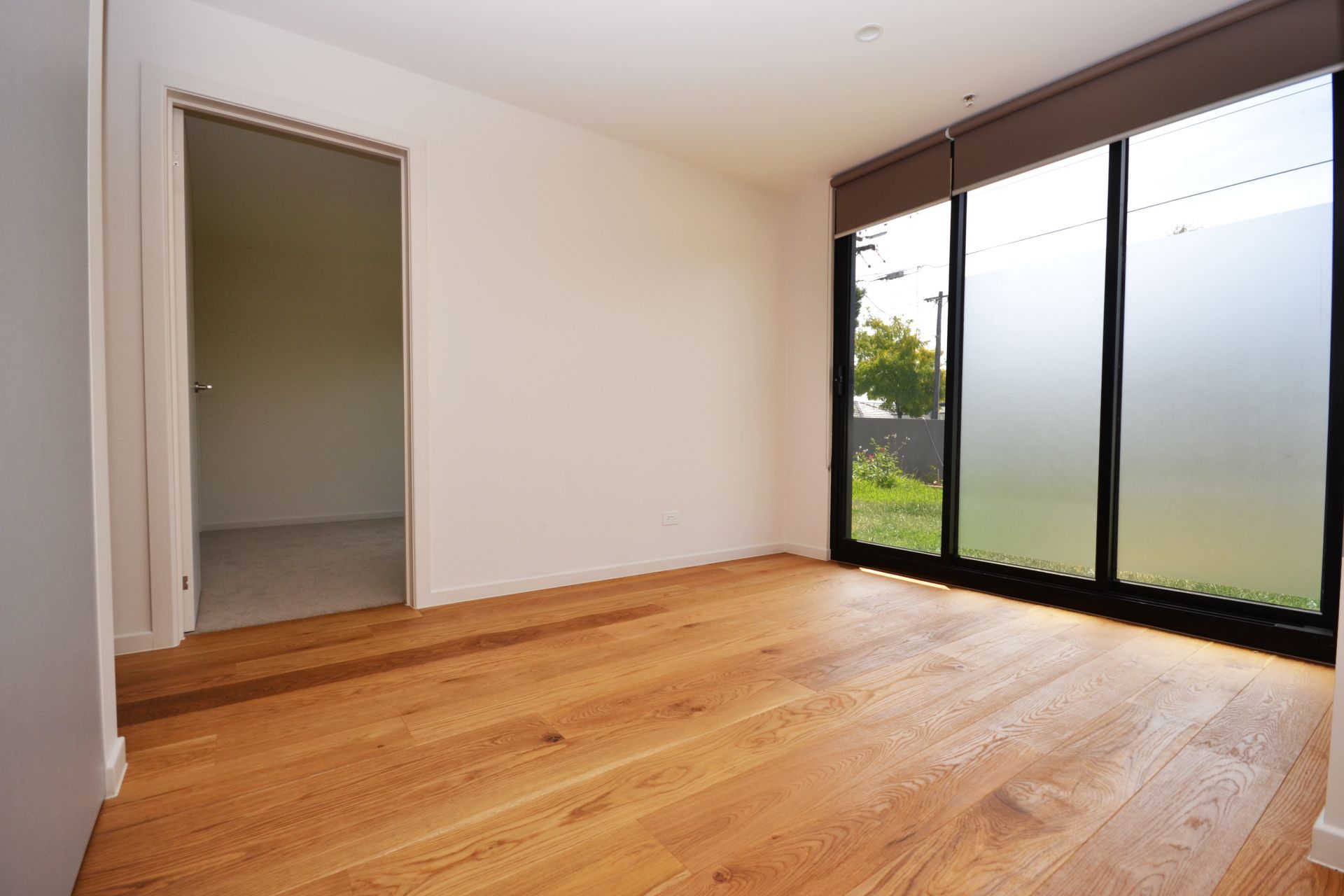 BOUTIQUE LIVING IN THE HEART OF THORNBURY!