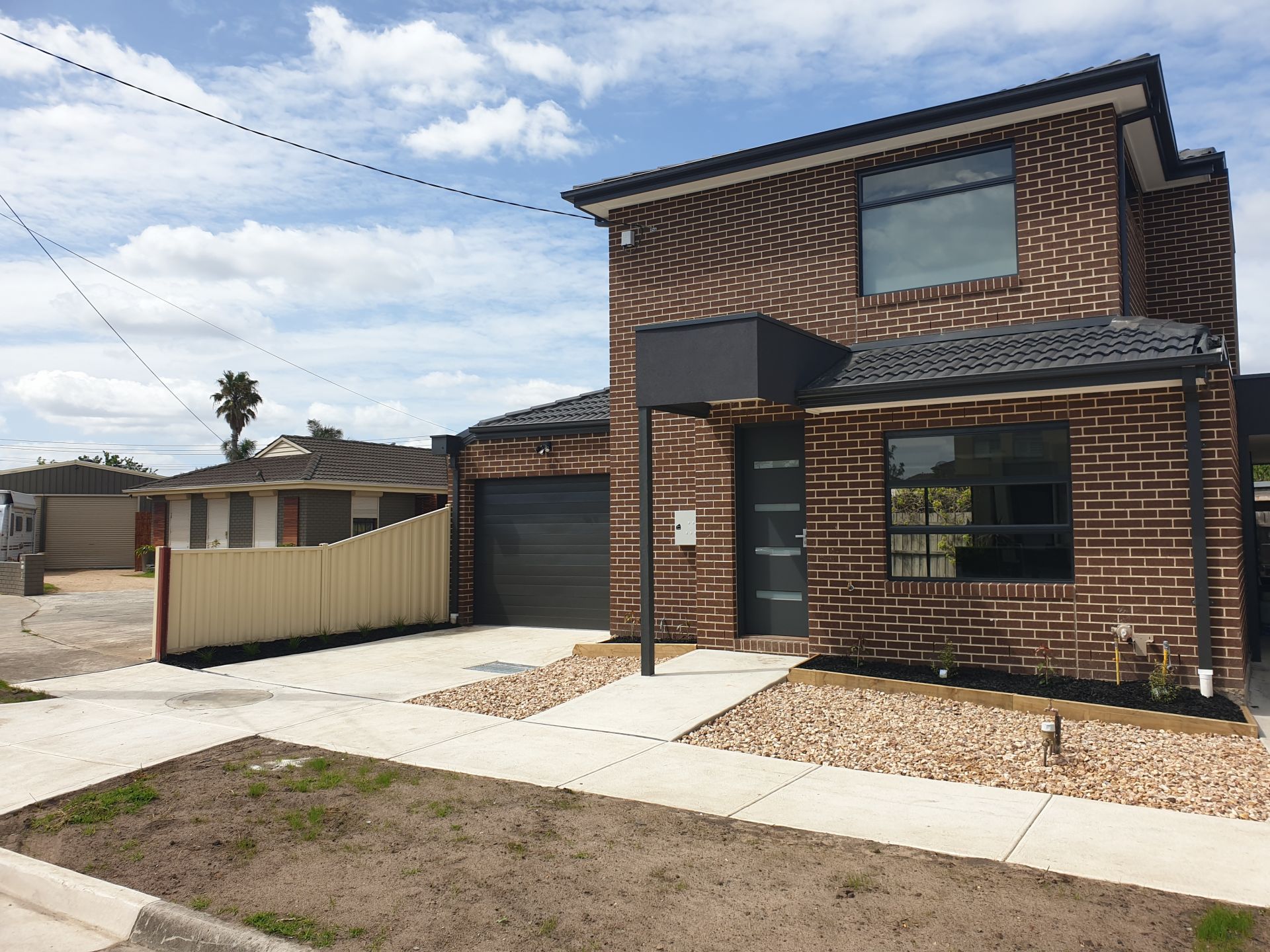 NEWLEY BUILT TOWNHOUSE