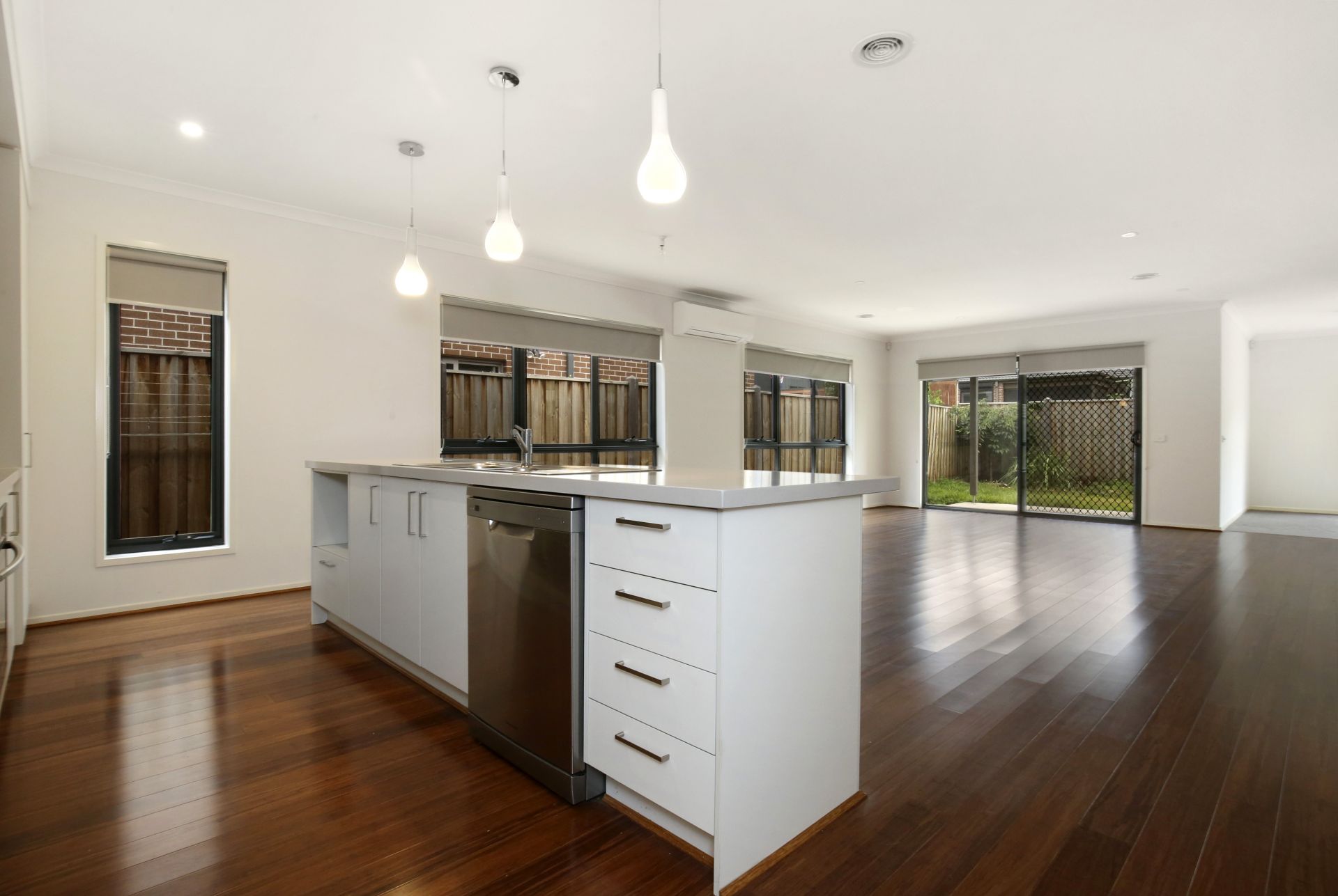 LOVELY LARGE FAMILY HOME