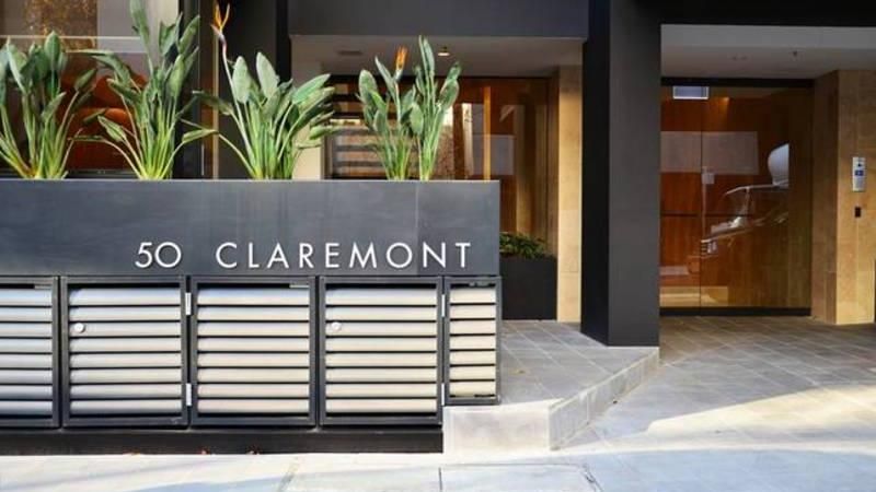 1702/50 Claremont Street, South Yarra - Thumbnail 2
