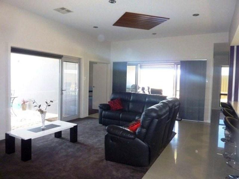 13 Hilltop Avenue Mount Gambier SA, Mount Gambier - Thumbnail 5