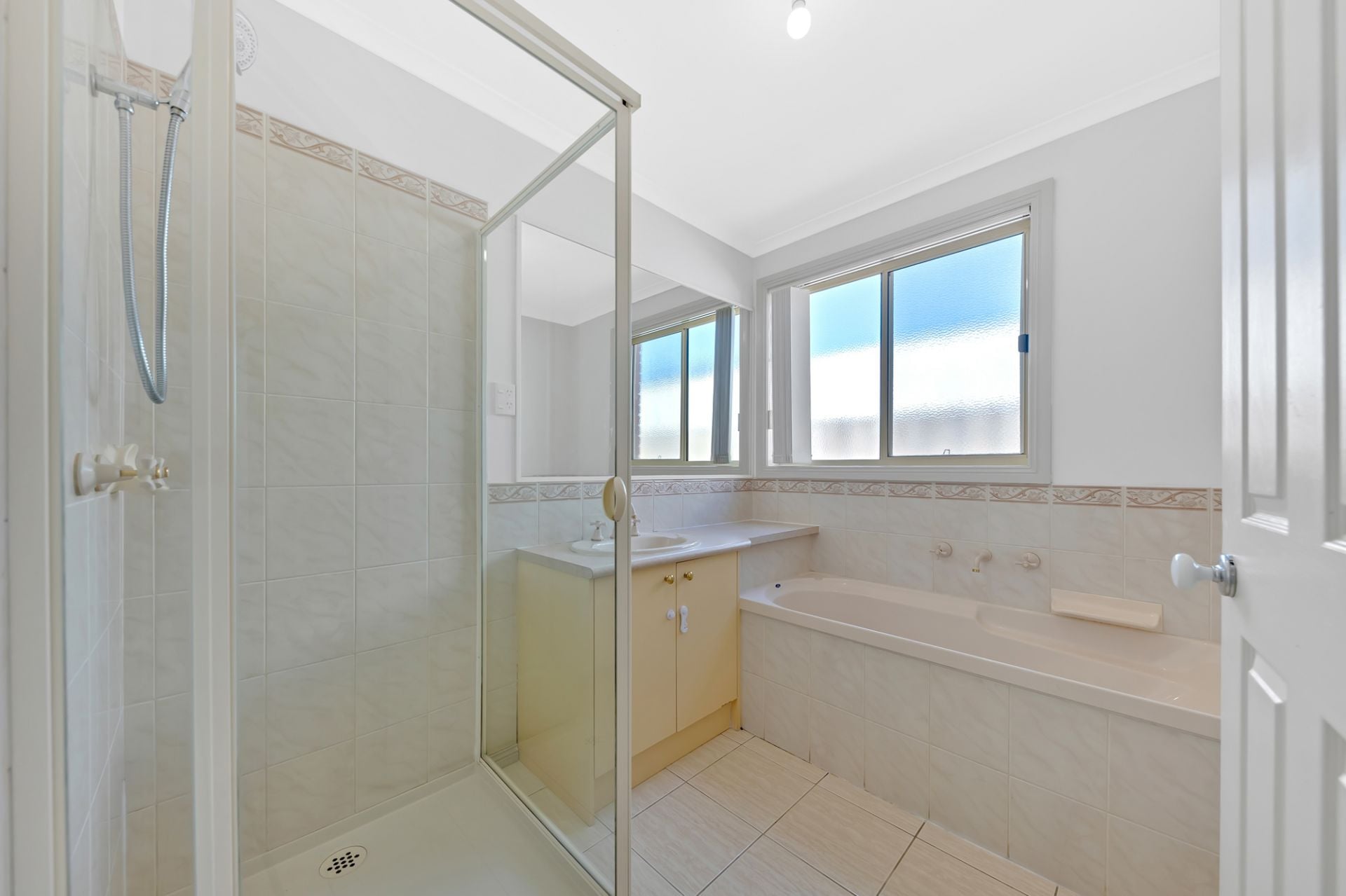 4 Bedroom Delight!