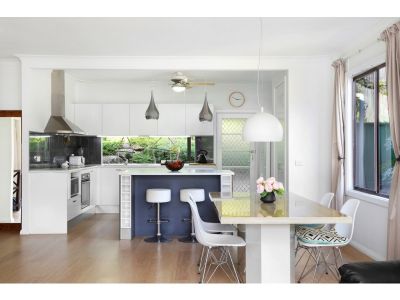 Solid Family Home In Central Cul-de-sac Location