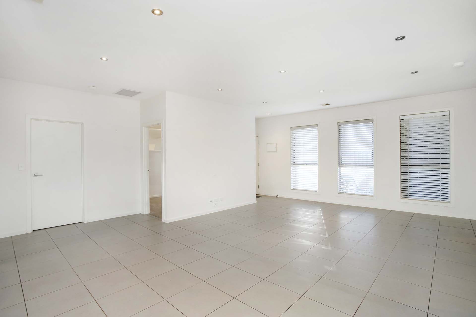 2/4 Edward Avenue Altona North VIC, Altona North - Thumbnail 3