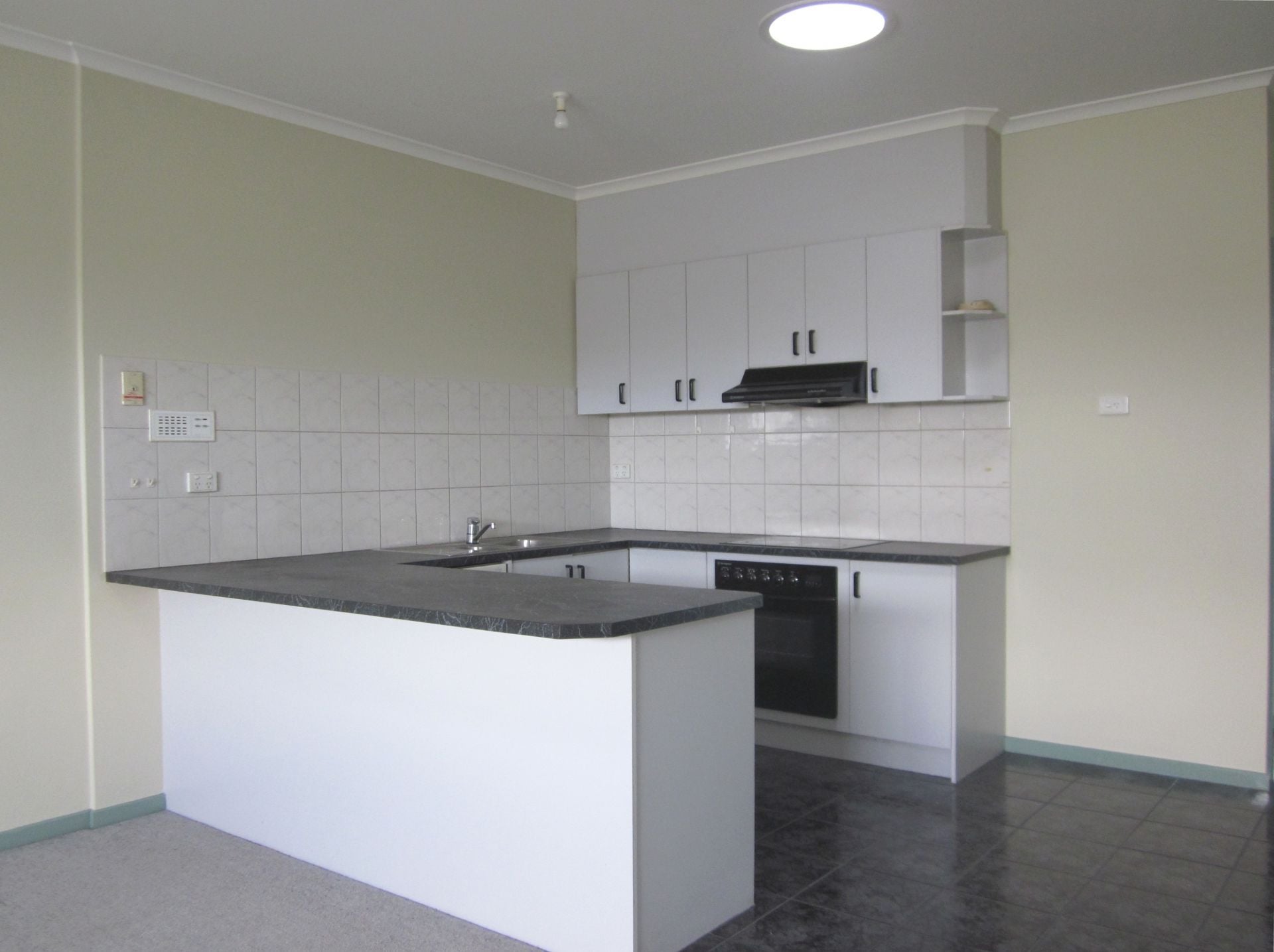 LOW MAINTENANCE LIVING & UTILITY COSTS ALL INCLUDED!   *Insp Tue 2nd Oct @ 4:40pm*