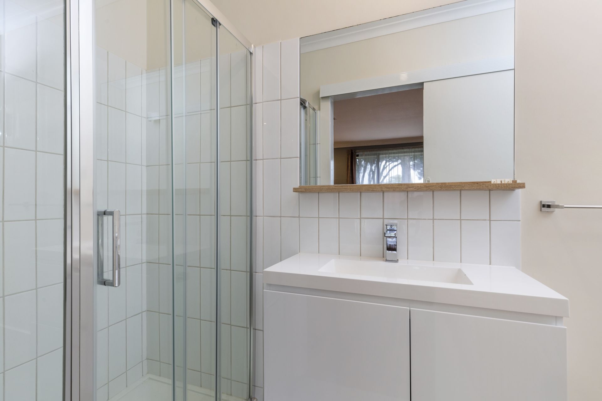 FRESHLY RENOVATED FAMILY HOME IN PERFECTLY LOCATED!