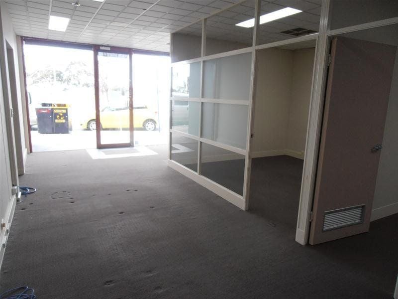 DUAL FRONTAGE RETAIL/OFFICE