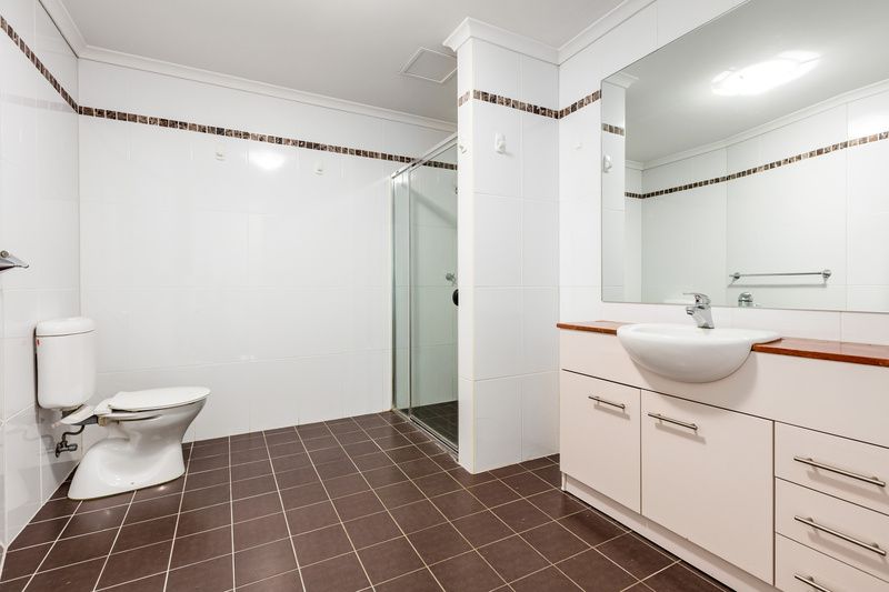 Warehouse Apartment with Courtyard