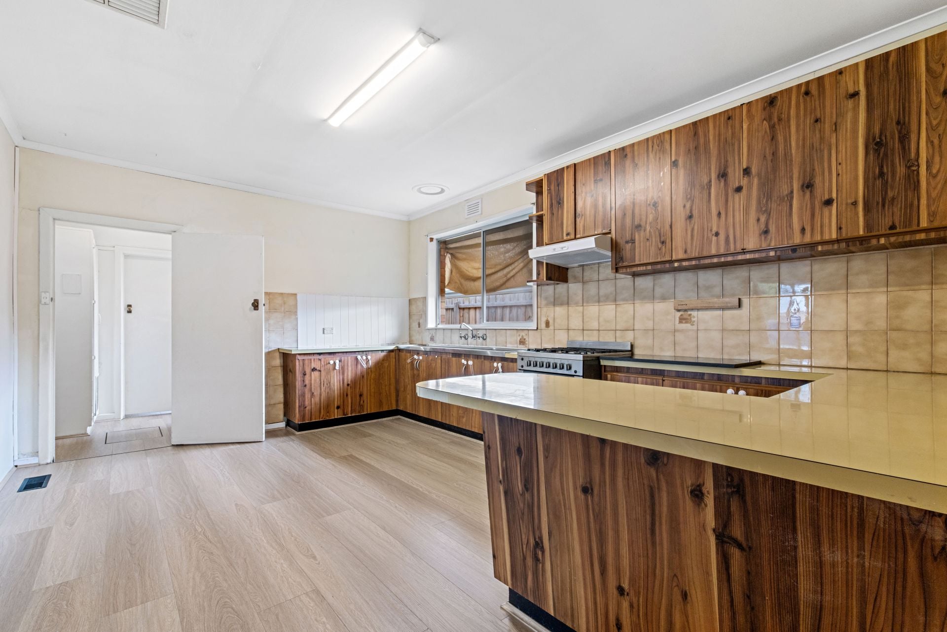 Comfortable Living with a Large Private Backyard