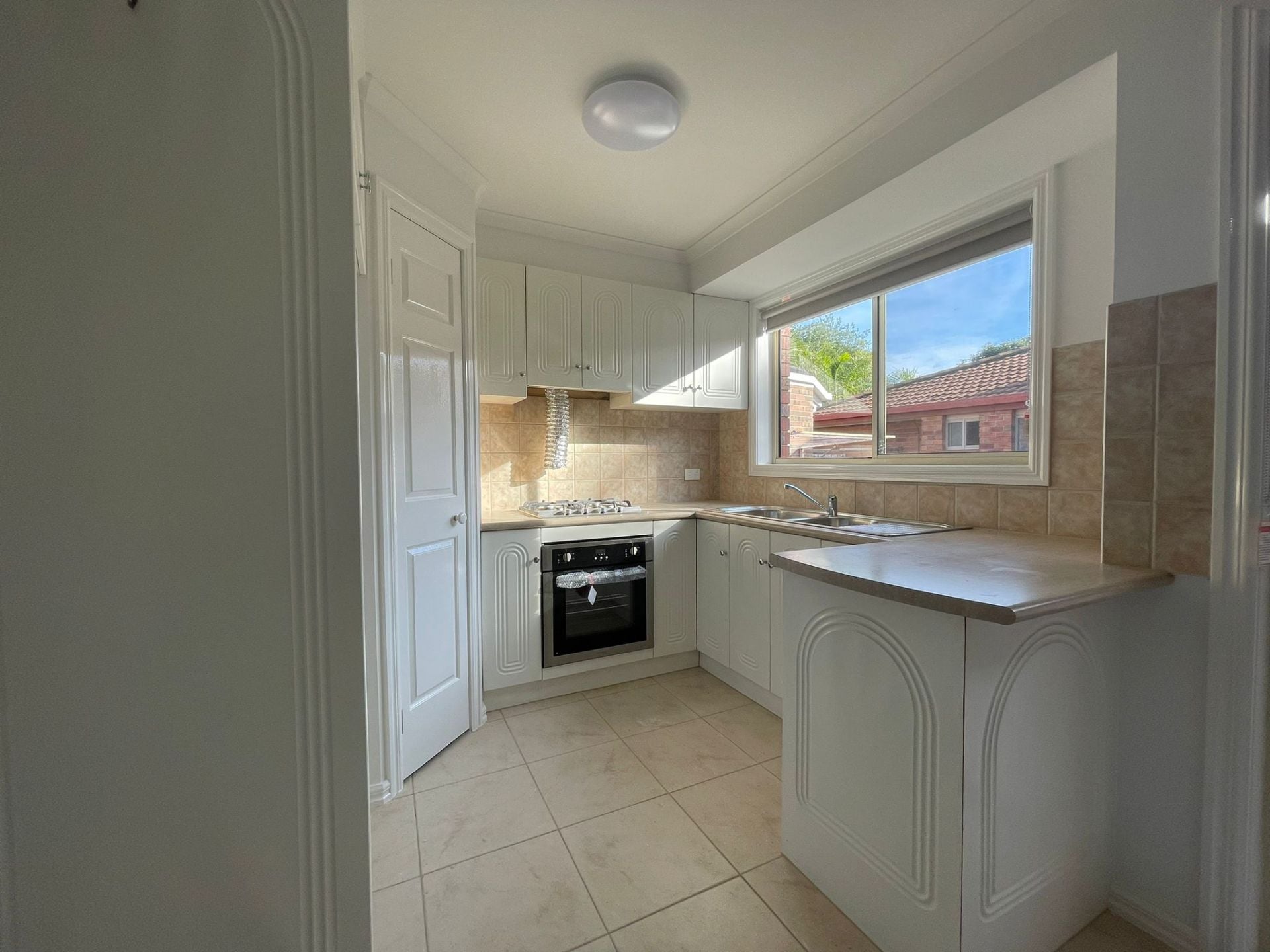 Affordable, Low Maintenance & Double Garage...