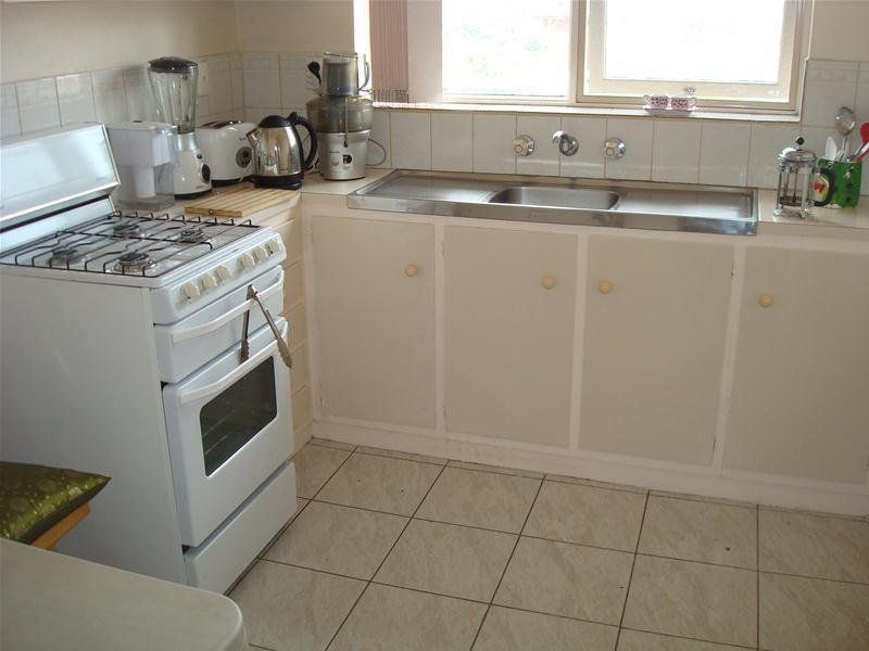 One Bedroom Apartment with Balcony and Views!