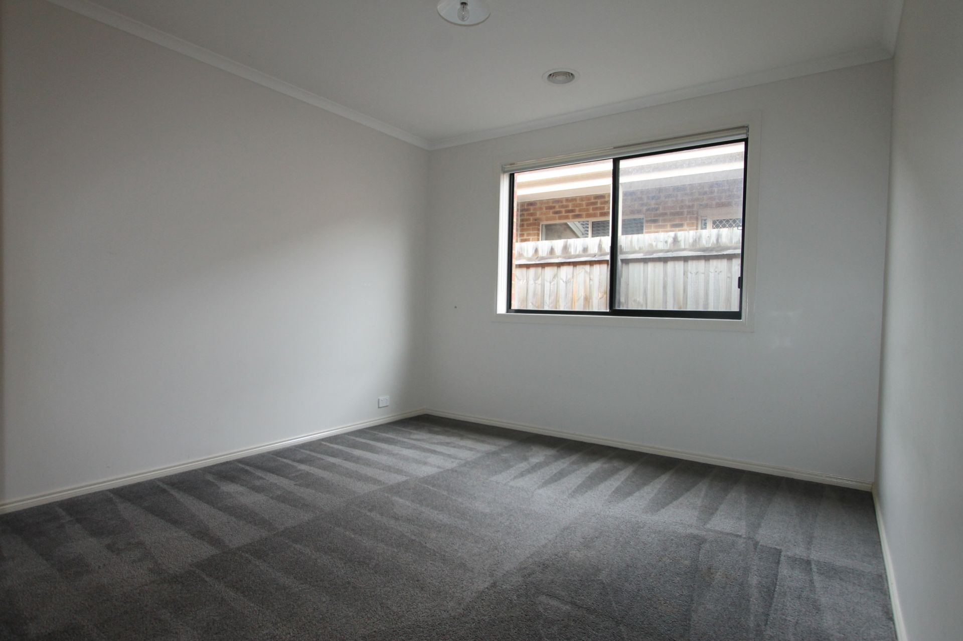 WARM AND INVITING FAMILY HOME!!