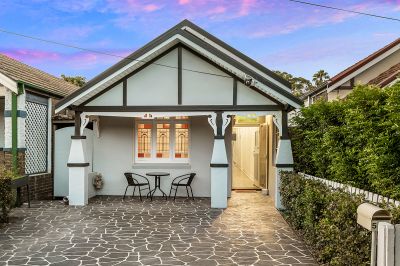 FREESTANDING HOME IN IDEAL LOCATION