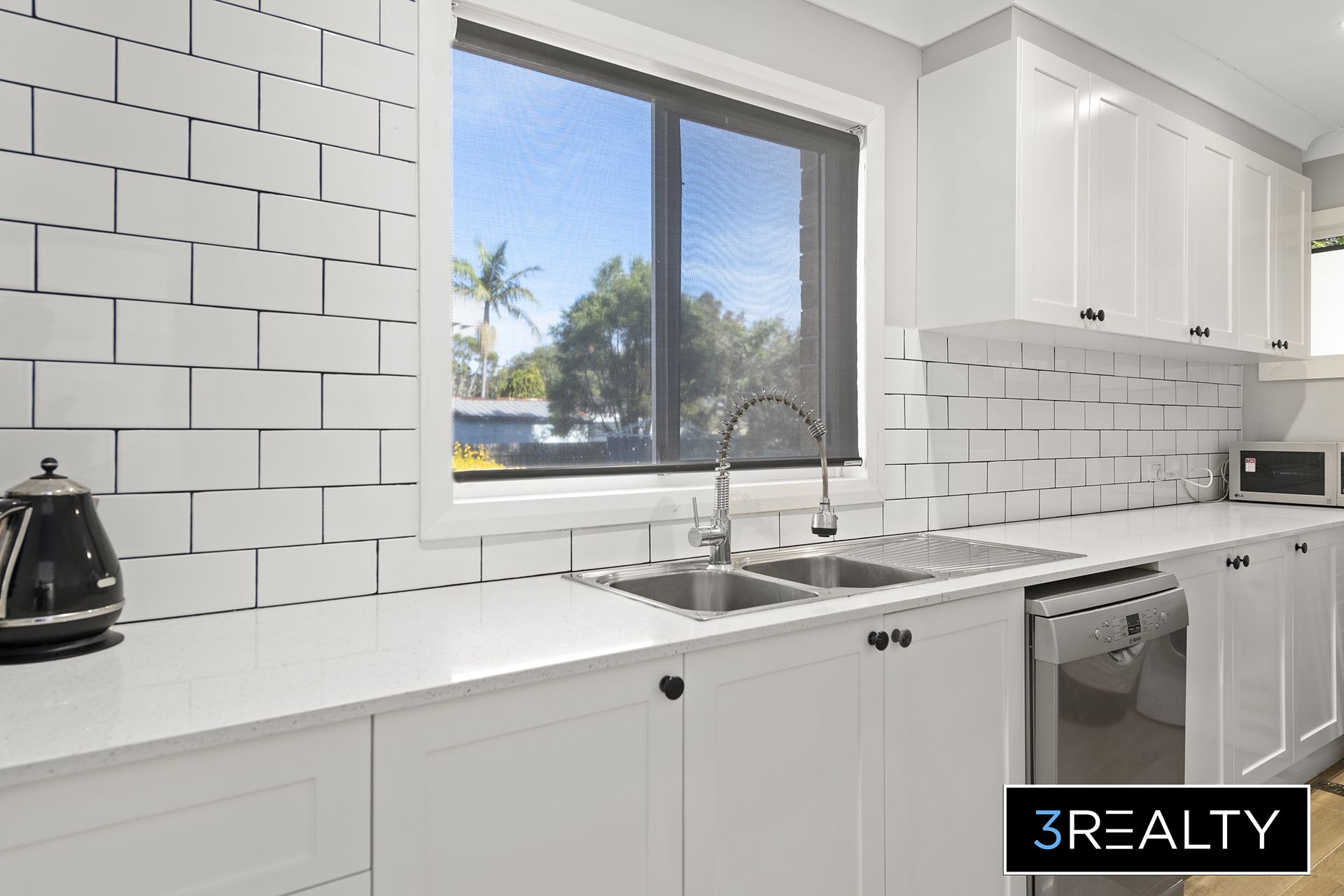 175 Macquarie Grove, Caves Beach - Thumbnail 6