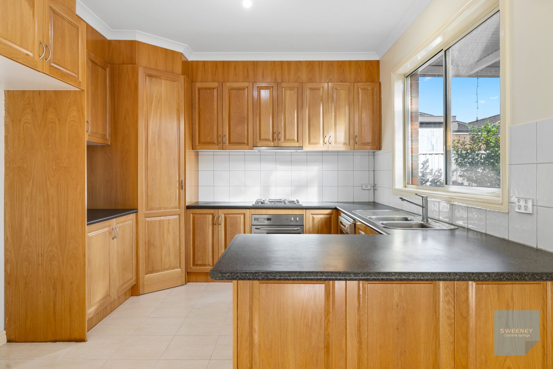 46 Edgbaston Parade, Caroline Springs - Thumbnail 4