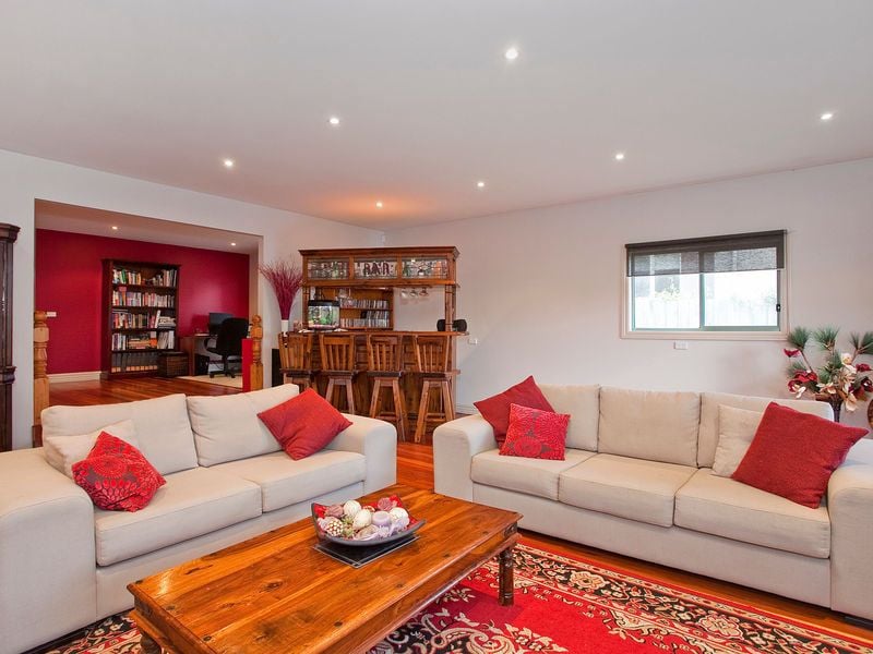 7 Lune Court, Torquay - Thumbnail 3